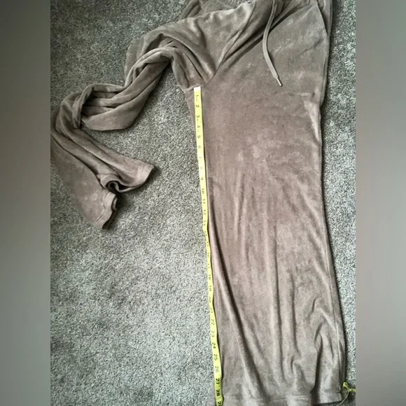 Beyond Yoga Tropez Pull On Pant in Khaki Brown Size Medium Towel Terry Lounge - Picture 16 of 16